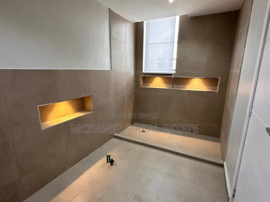 4bdrm Duplex in Lekki Phase 1 for sale in Lekki Phase 1