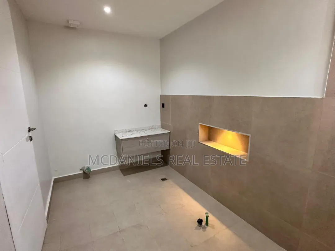 4bdrm Duplex in Lekki Phase 1 for sale in Lekki Phase 1