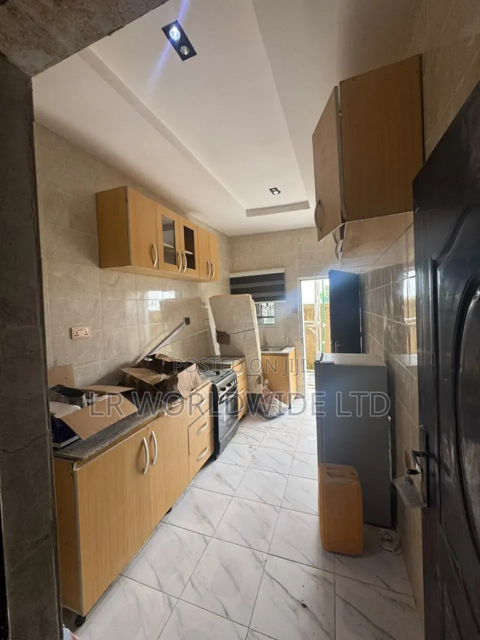 3bdrm Townhouse/Terrace in Defense Estate, Sabon Lugbe for sale in Sabon Lugbe