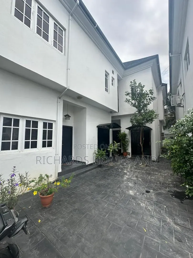 2bdrm Apartment in Lekki Phase 1 for rent in Lekki Phase 1