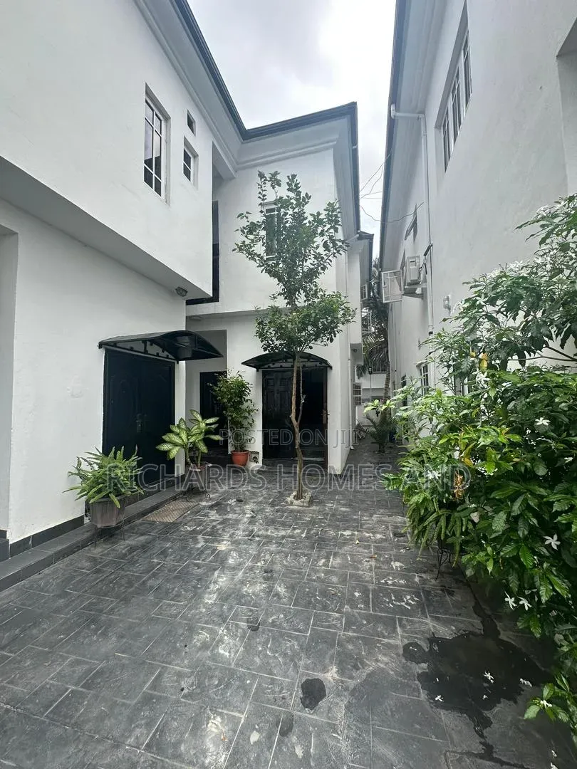 2bdrm Apartment in Lekki Phase 1 for rent in Lekki Phase 1
