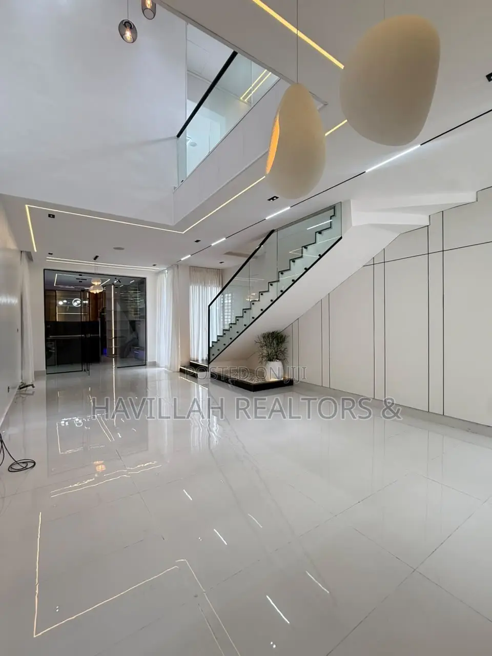 Furnished 5bdrm Duplex in Lekki for sale in Lekki