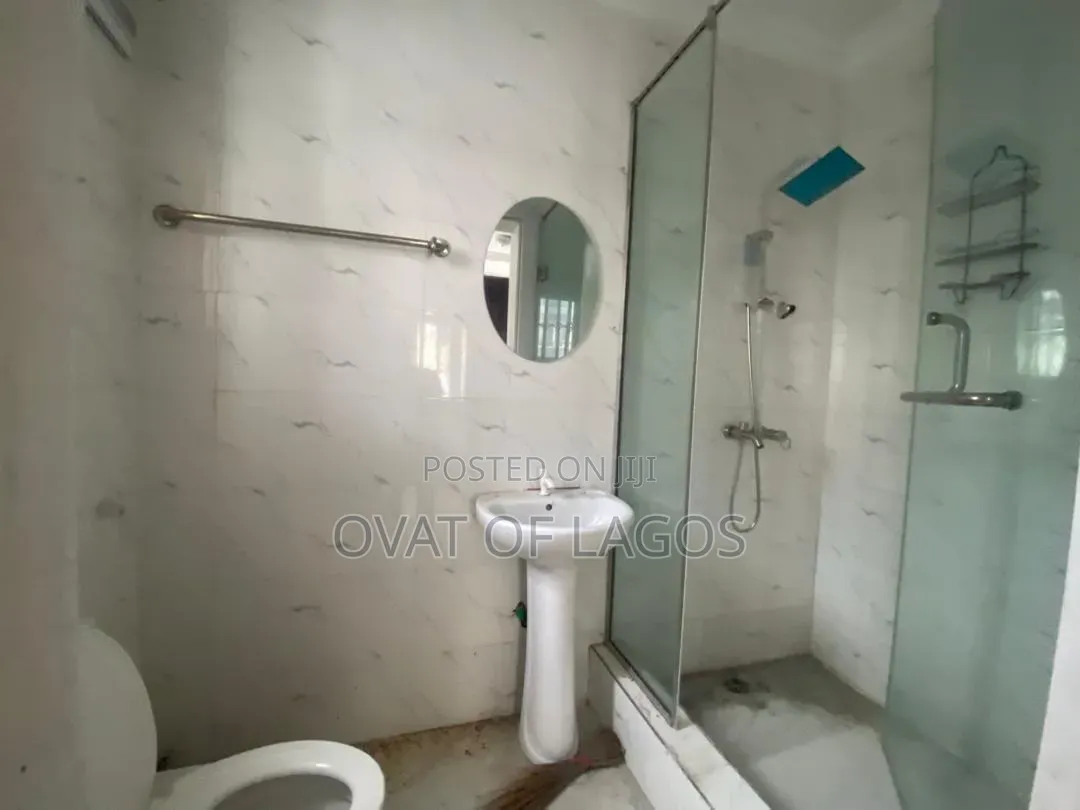 3bdrm Apartment in Osapa london for rent in Osapa london