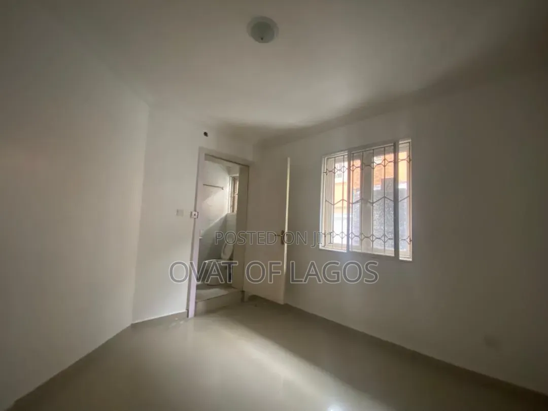 3bdrm Apartment in Osapa london for rent in Osapa london