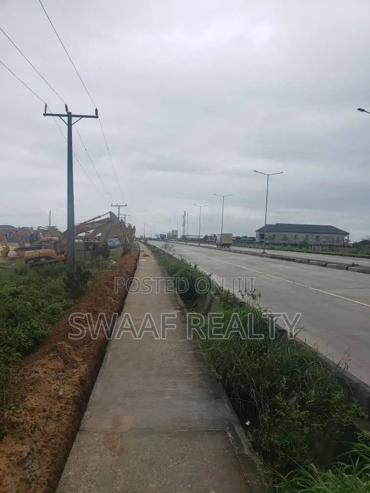 Bulk of Land for Sale Located at Lekki Epe Express Way Elerangbe in Elerangbe