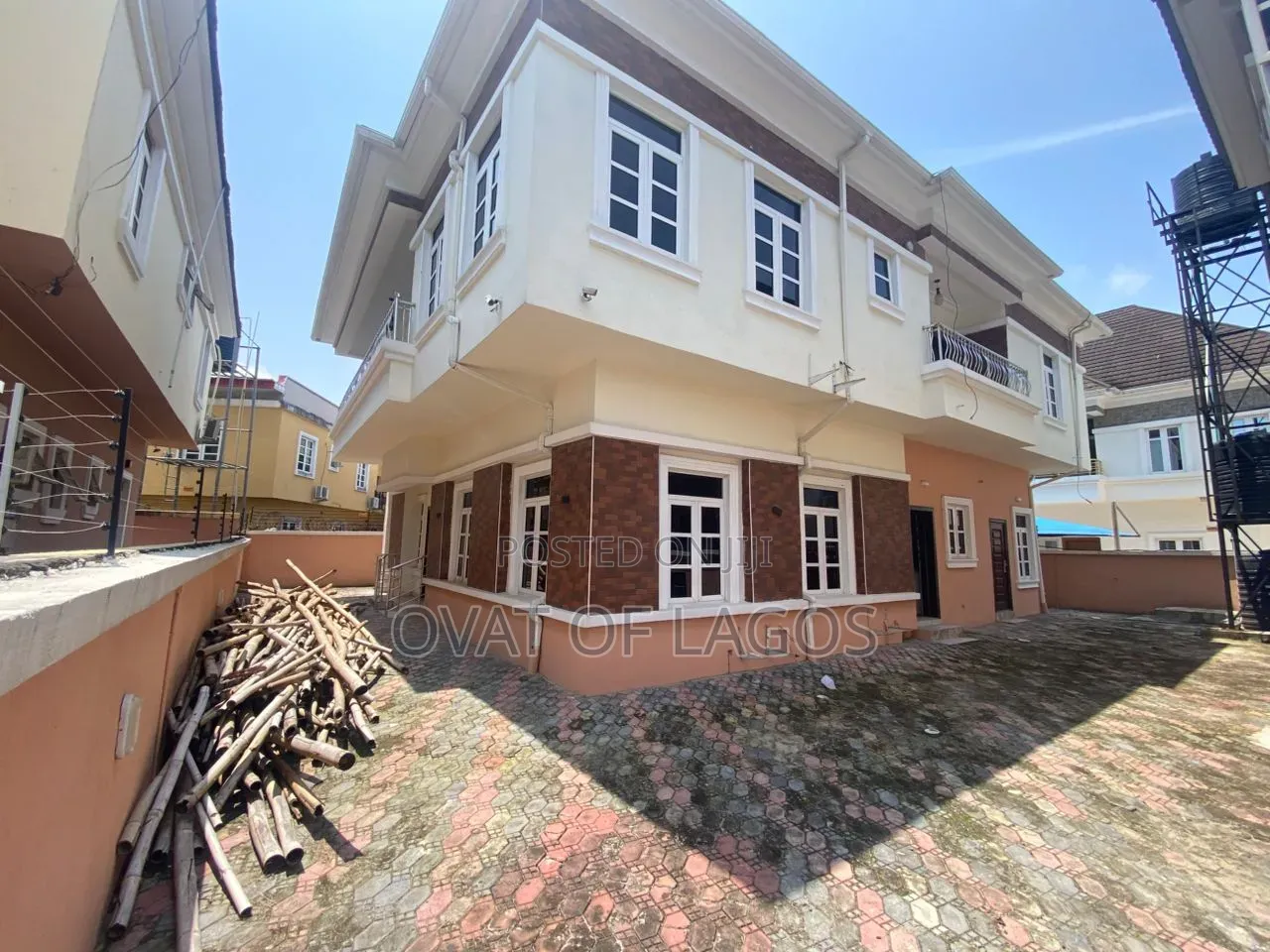 5bdrm Duplex in Lekki County, Ikota for rent in Ikota