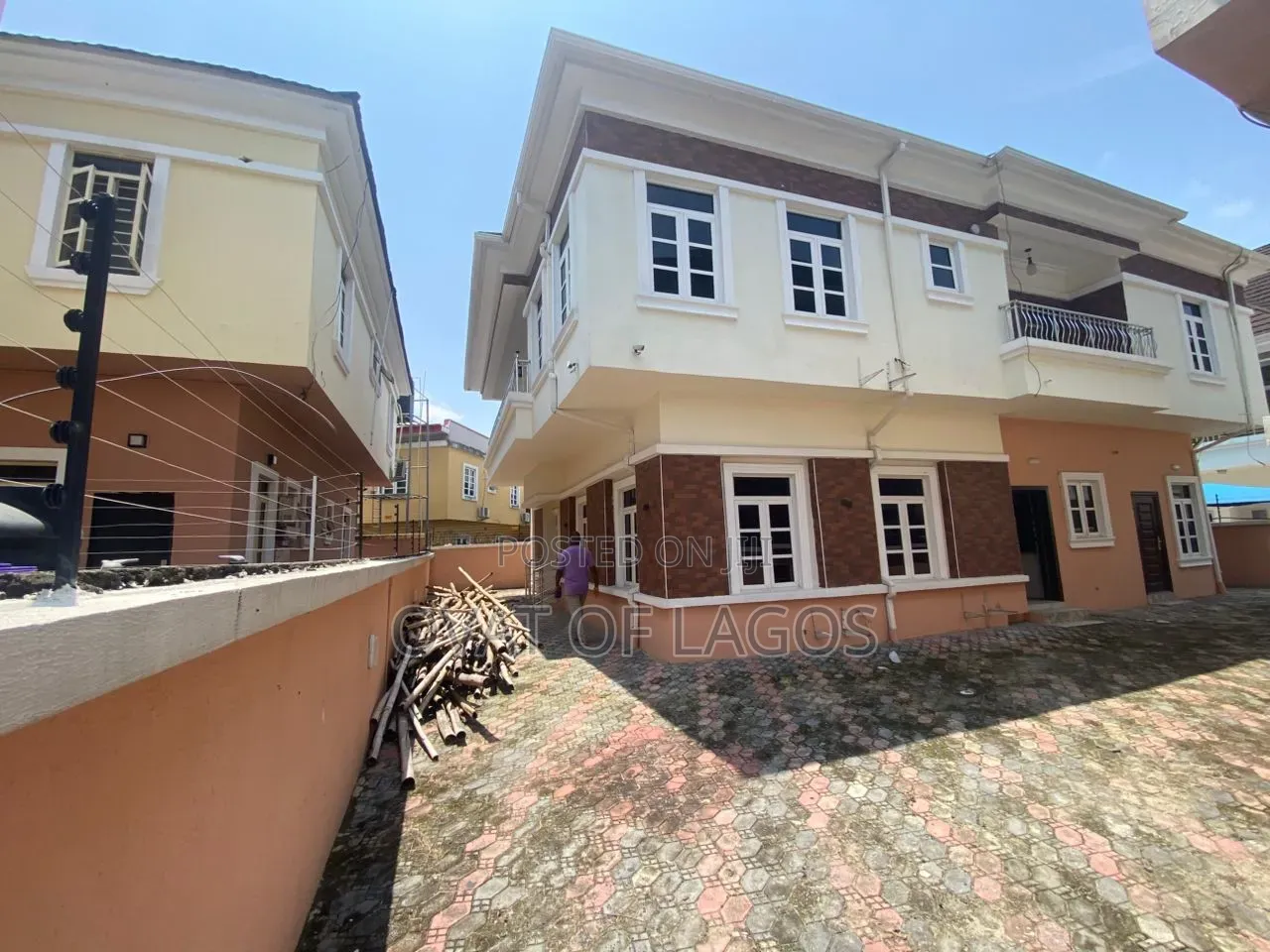 5bdrm Duplex in Lekki County, Ikota for rent in Ikota