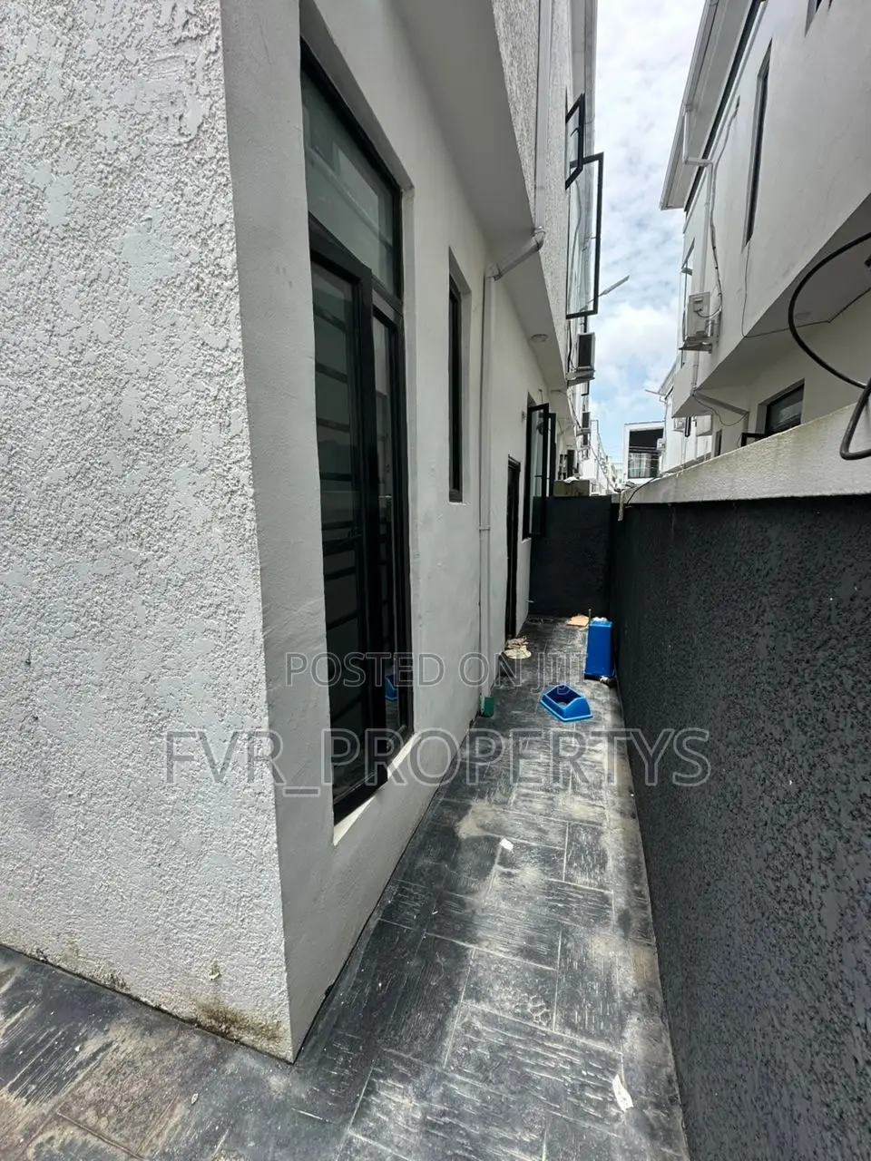 3bdrm Duplex in Ikota Gra for rent in Ikota
