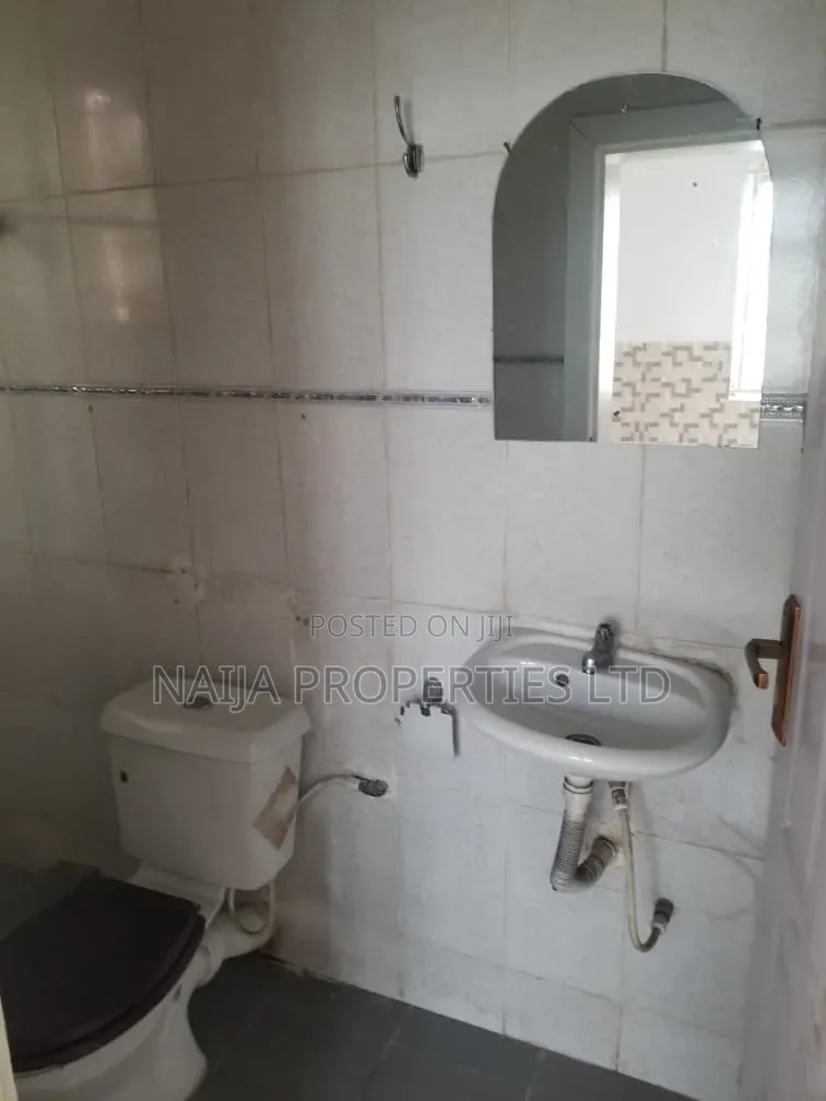 2bdrm Apartment in Off Freedom Way, Lekki Phase 1 for rent in Lekki Phase 1