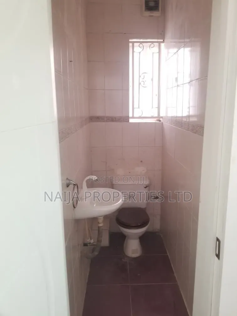 2bdrm Apartment in Off Freedom Way, Lekki Phase 1 for rent in Lekki Phase 1