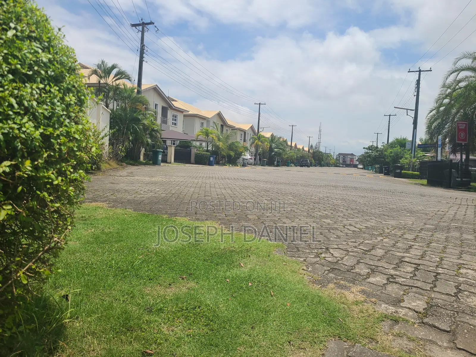 4bdrm Duplex in Friends Colony, Chevron for rent in Chevron