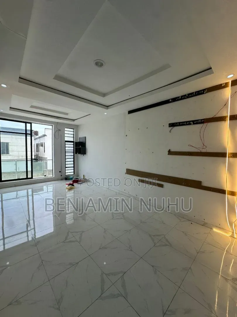3bdrm Duplex in Ikota Gra for rent in Ikota