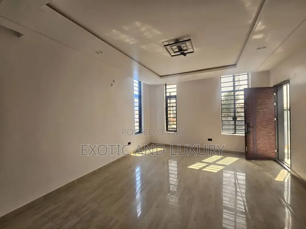 Furnished 3bdrm Duplex in Banana Island for sale in Banana Island