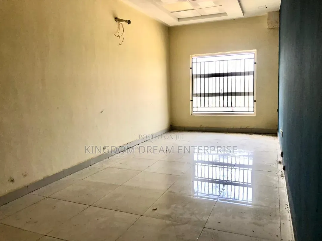 Warehouse Measuring 8,999 Square Meters for Lease,Epe Lagos State in Epe Road