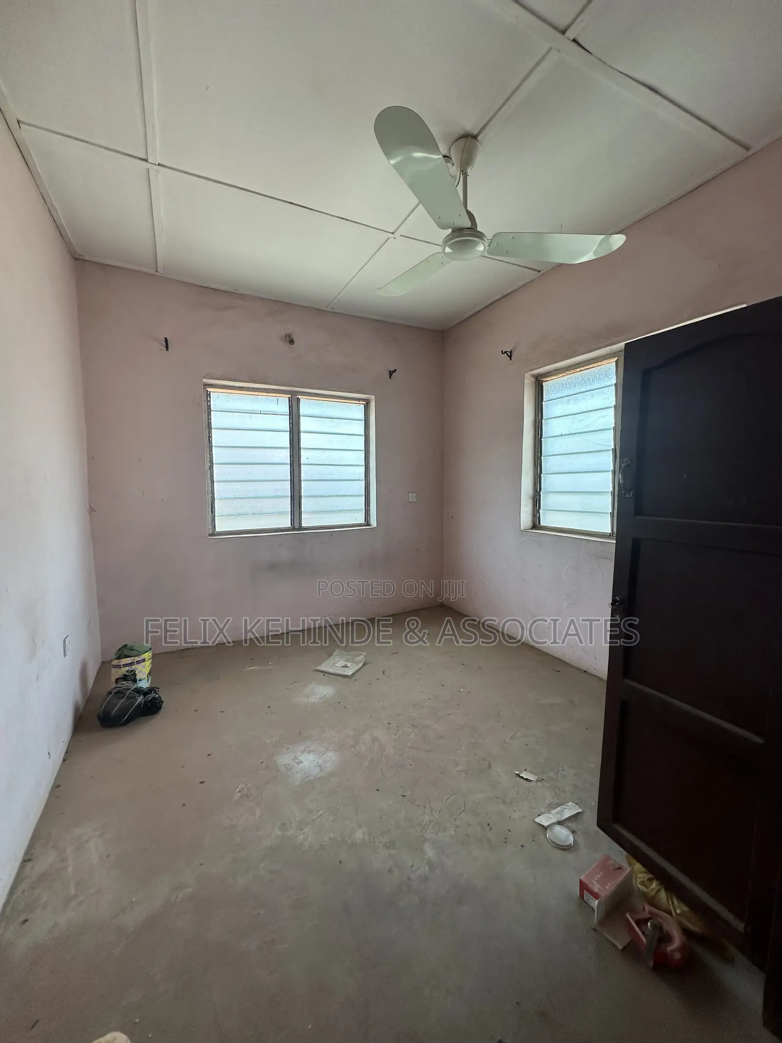 6bdrm Bungalow in Elewuro Estate, for sale in Akobo