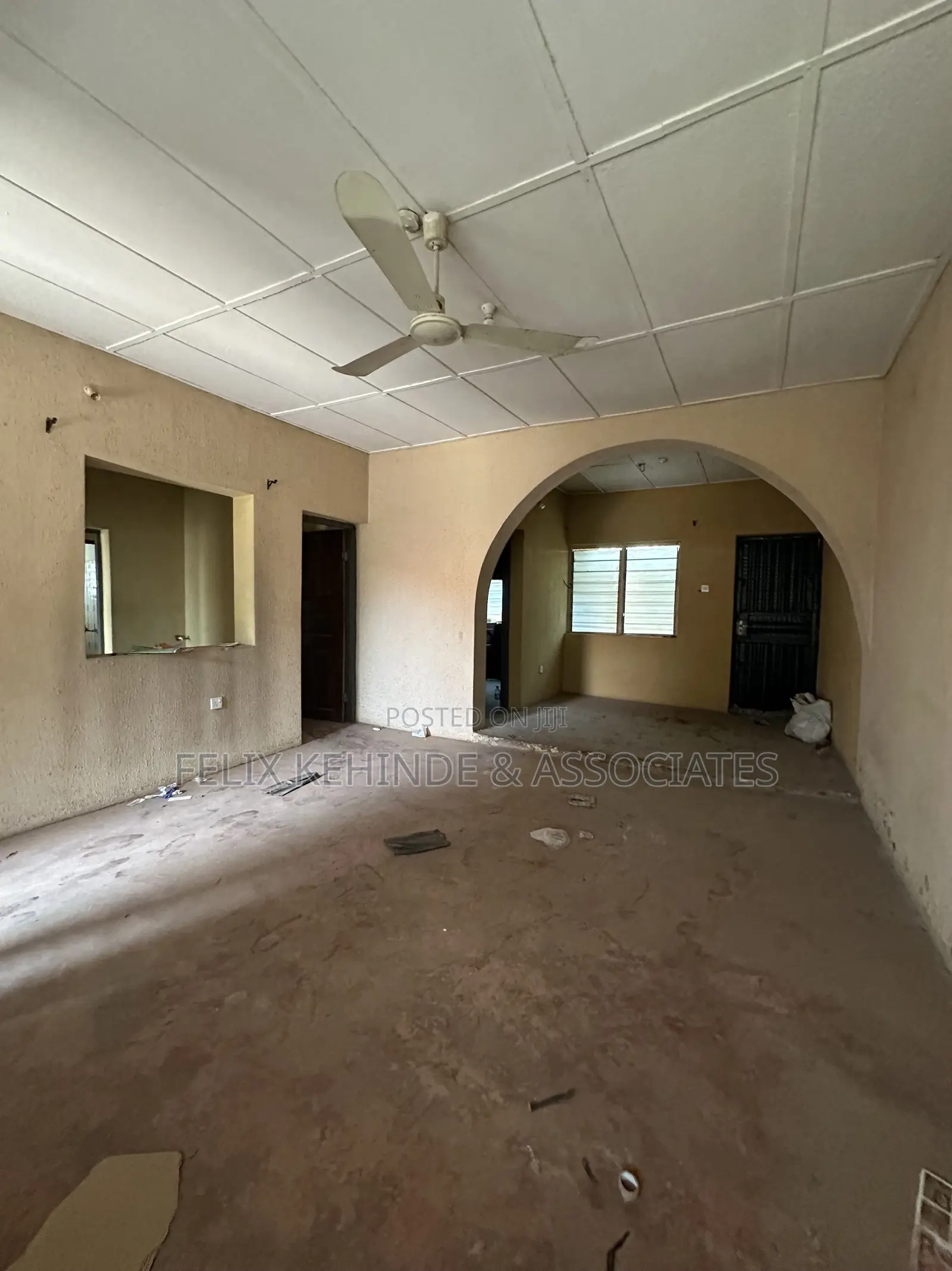 6bdrm Bungalow in Elewuro Estate, for sale in Akobo