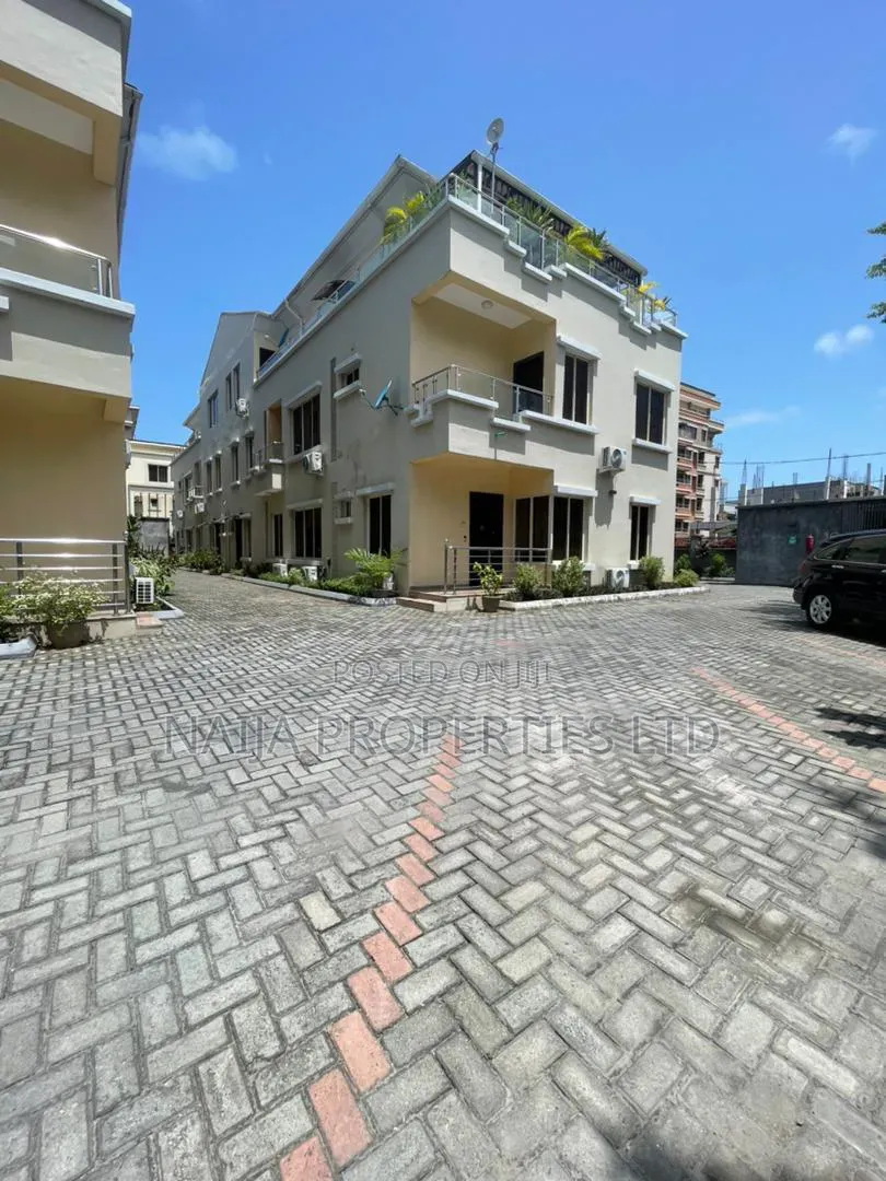 3bdrm Penthouse in Oniru Estate, Victoria Island Extension for rent in Victoria Island Extension