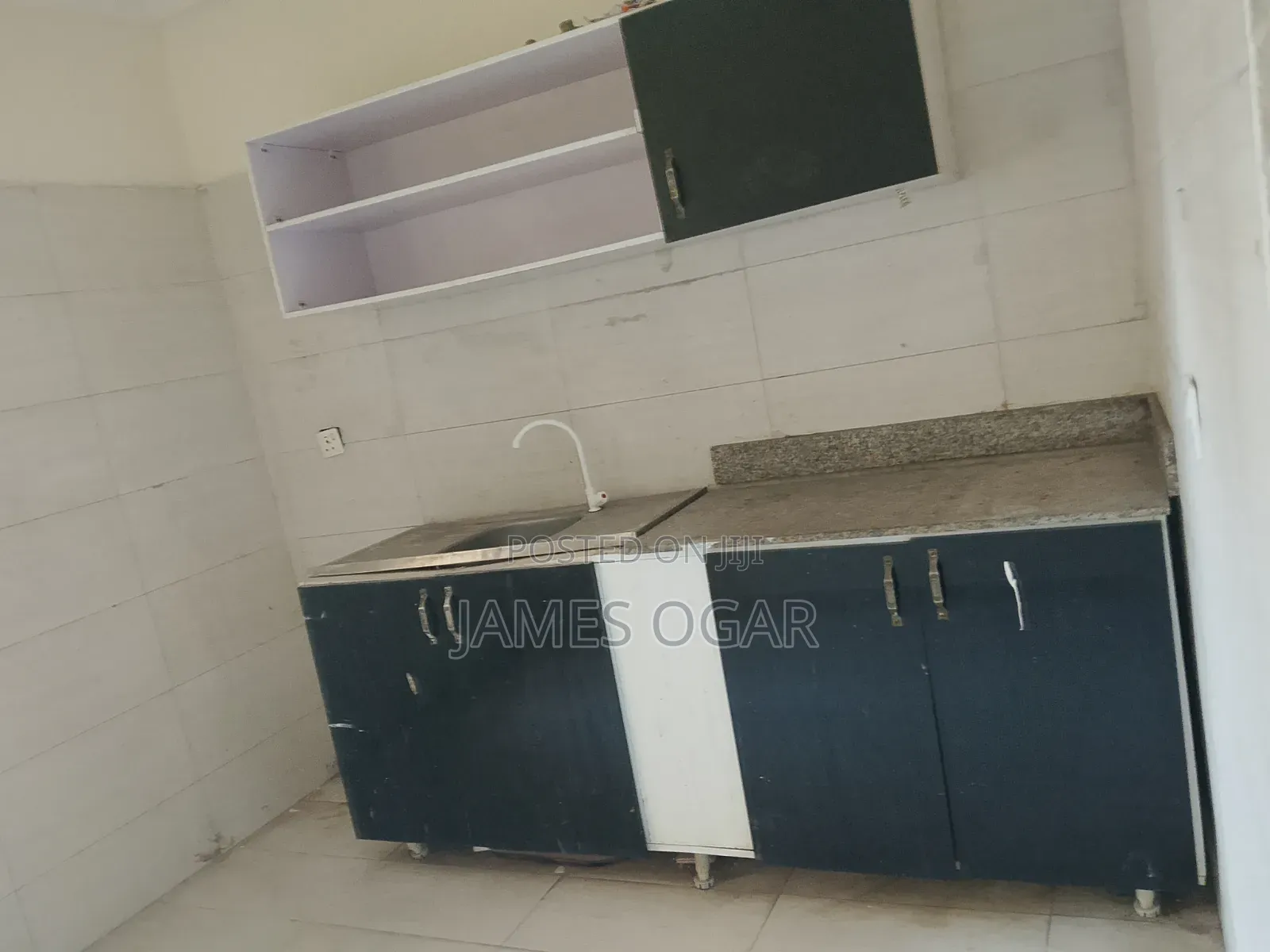 3bdrm Block of Flats in Chevron Drive for rent in Chevron