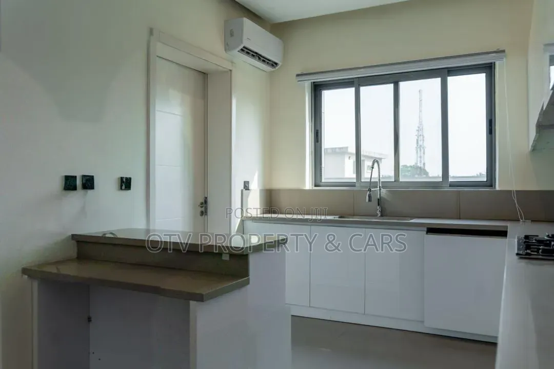 Newly Built 24 Units of Luxury 3 Bedrooms Apartments With Bq in Old Ikoyi