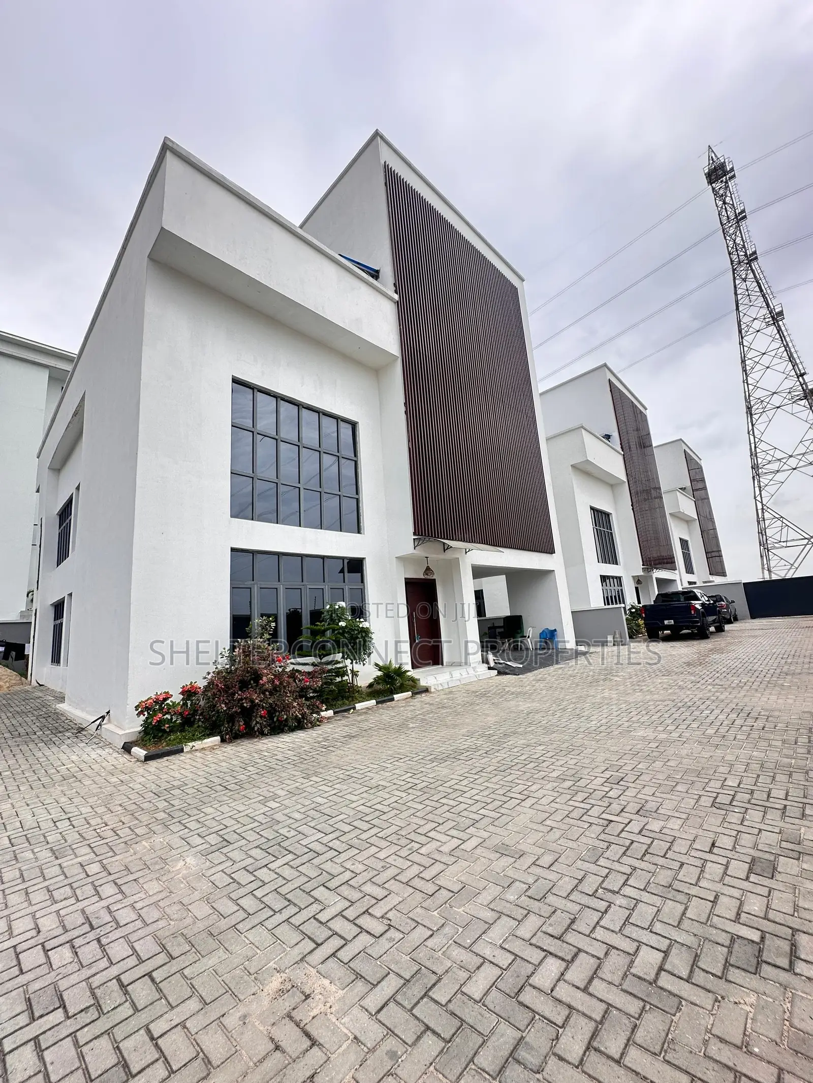 5bdrm Duplex in Banana Island for rent in Banana Island
