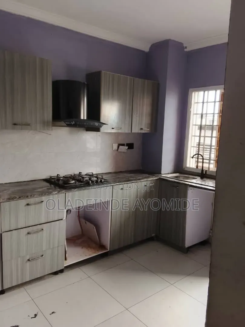 3bdrm Apartment in Chevron for rent in Chevron