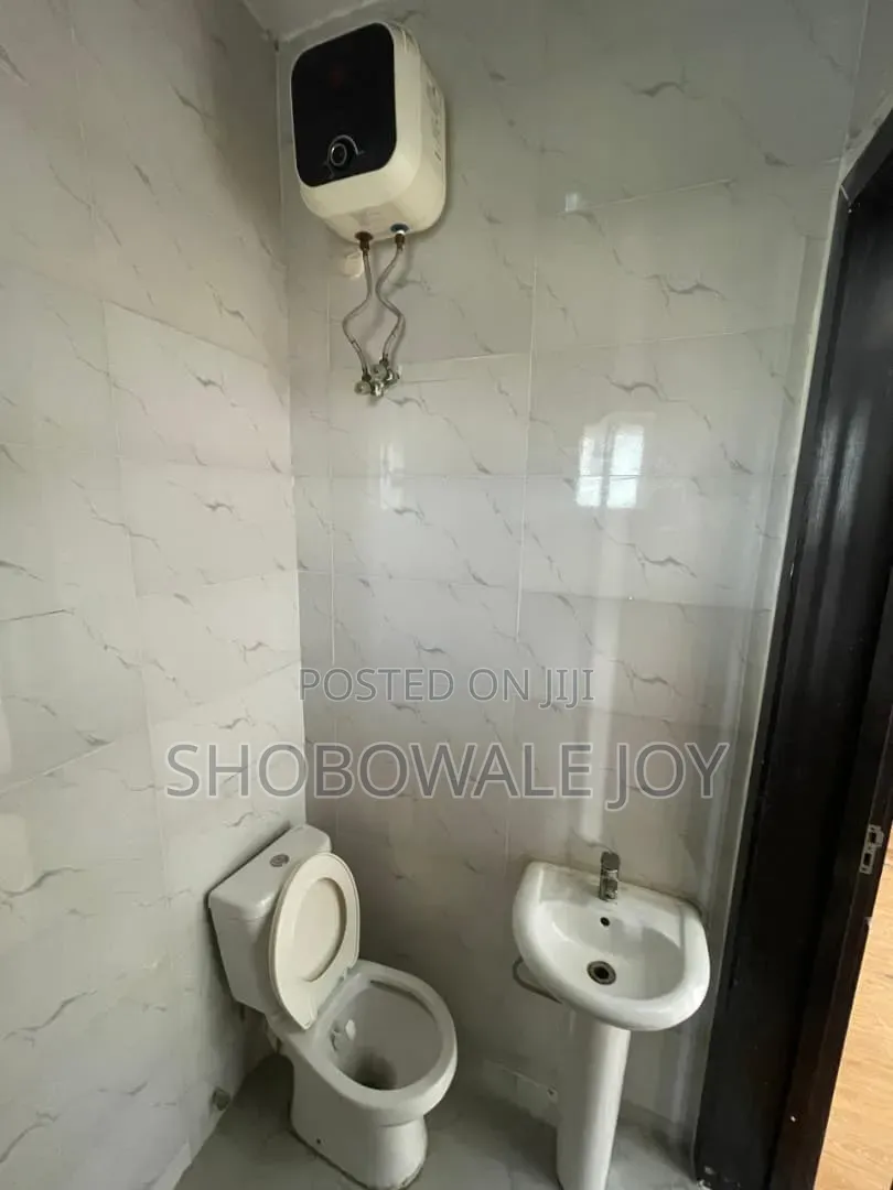 Studio Apartment in Alpha Beach. Eti Osa, Lekki Expressway for rent in Lekki Expressway