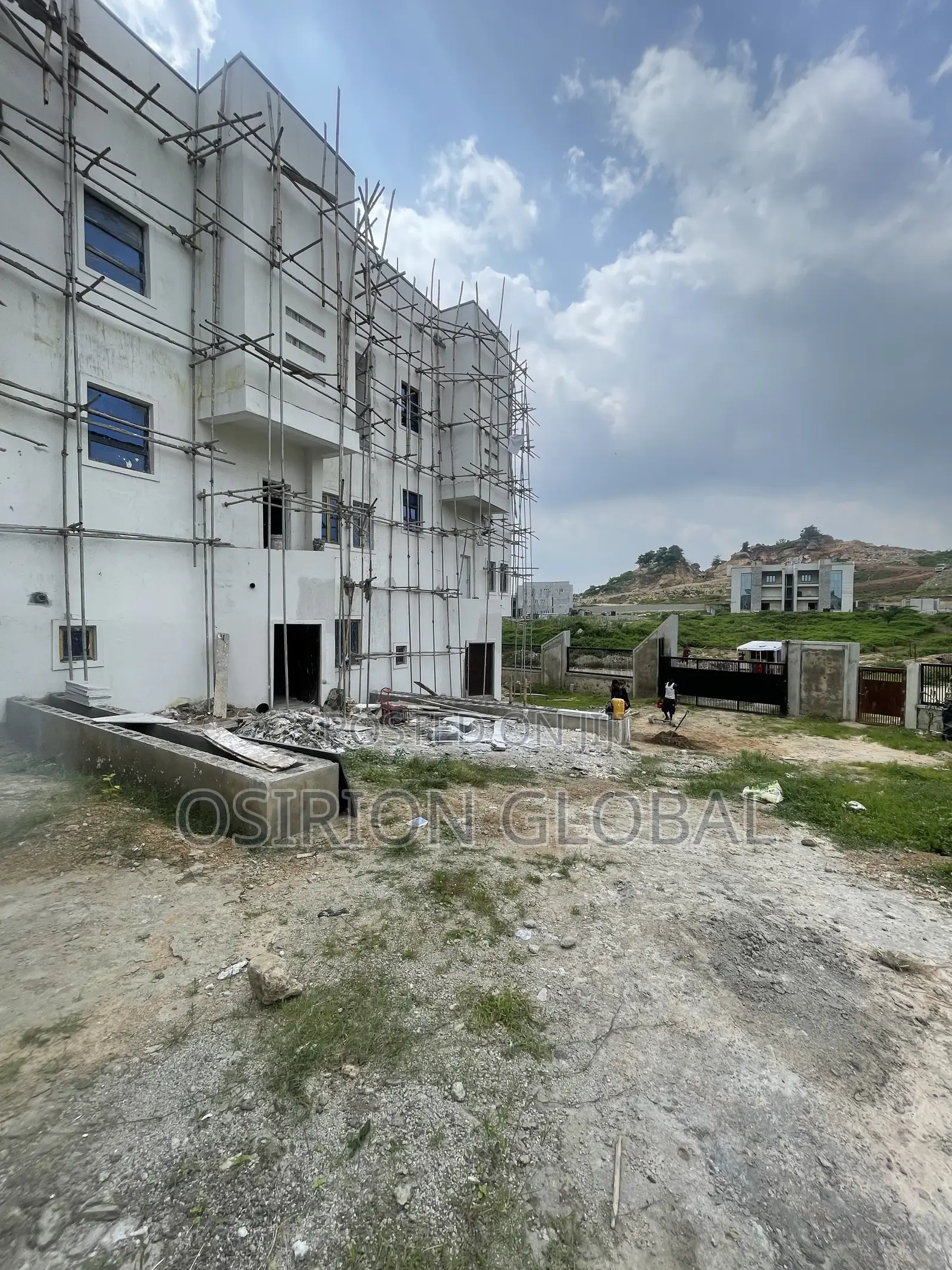 DISTRESS SALE! Guzape 4Bed+BQ, 2Bed & 1Bed – Big Discount in Guzape District