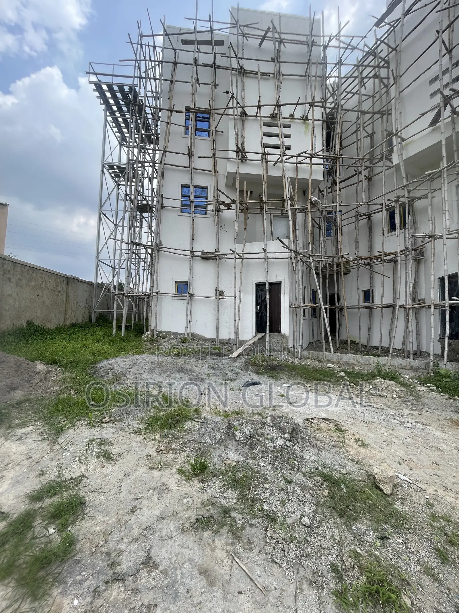 DISTRESS SALE! Guzape 4Bed+BQ, 2Bed & 1Bed – Big Discount in Guzape District