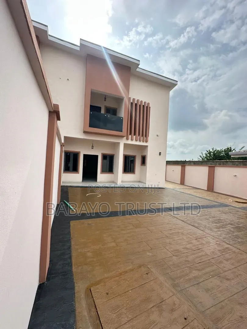 4bdrm Duplex in Akobo for sale in Akobo