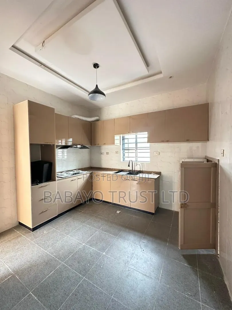 4bdrm Duplex in Akobo for sale in Akobo