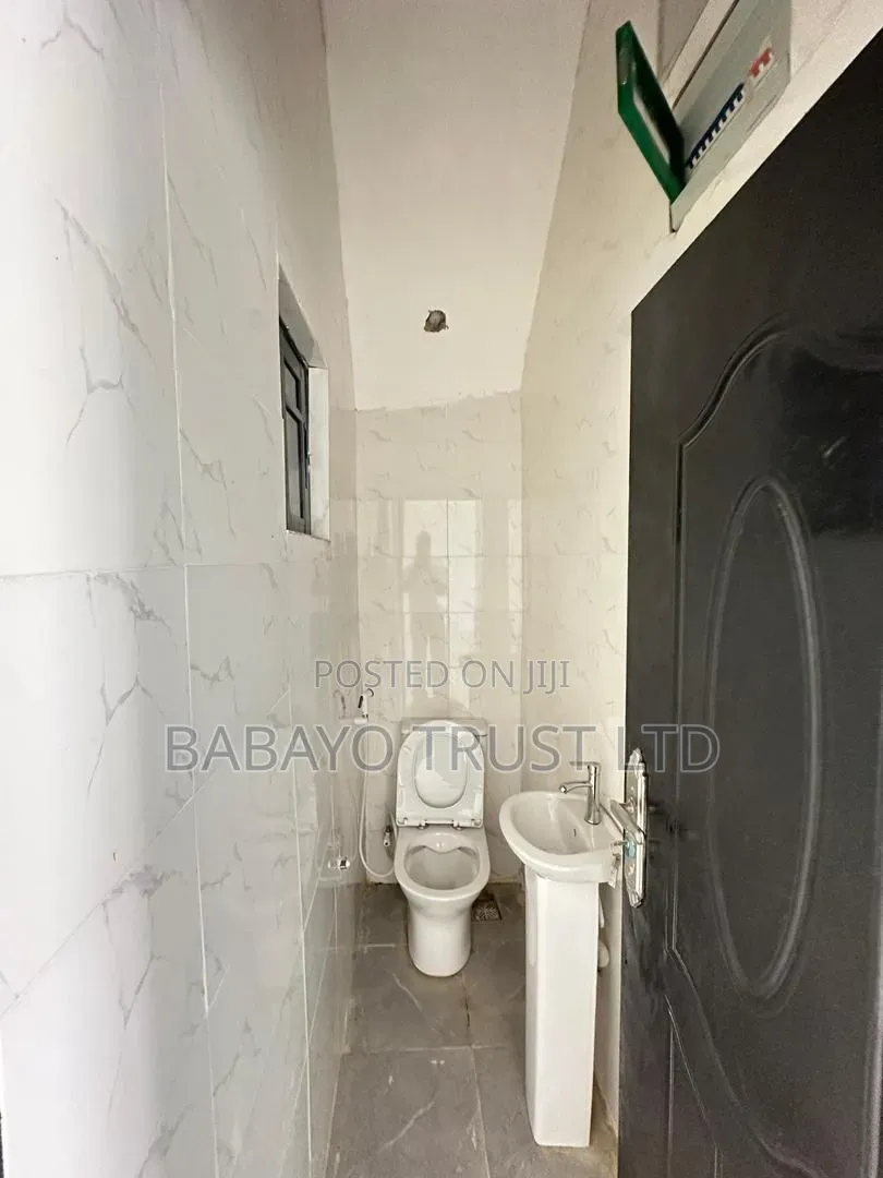 4bdrm Duplex in Akobo for sale in Akobo