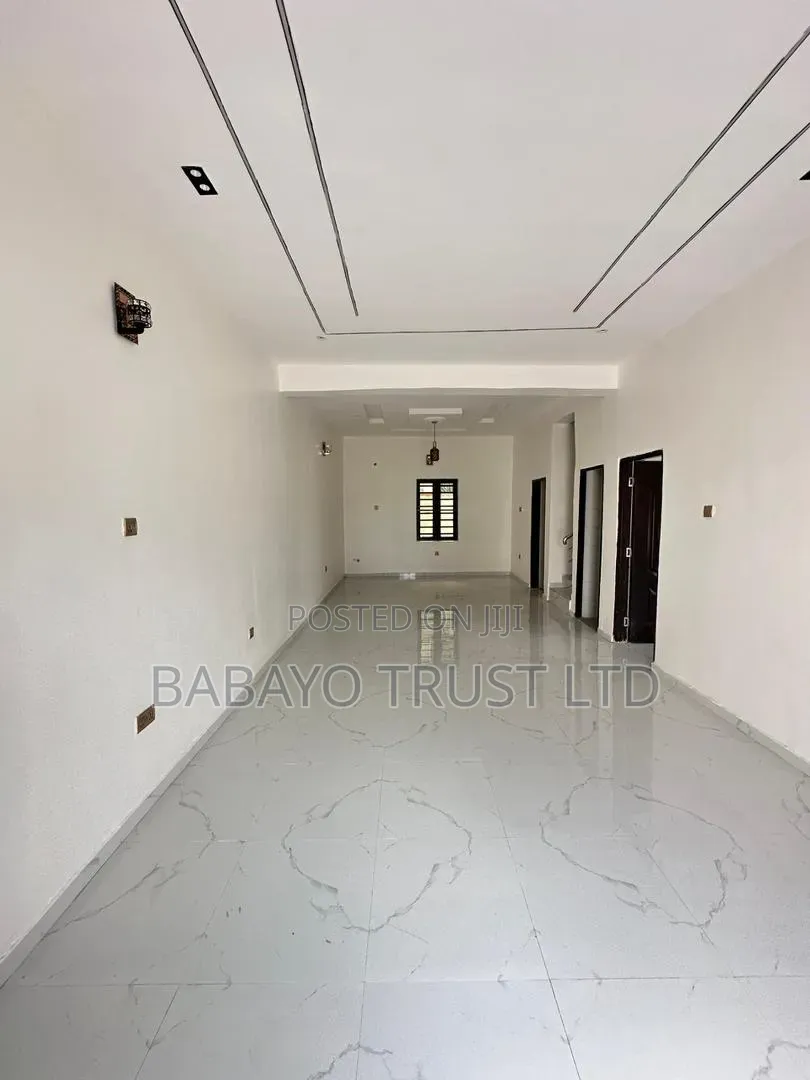 4bdrm Duplex in Akobo for sale in Akobo