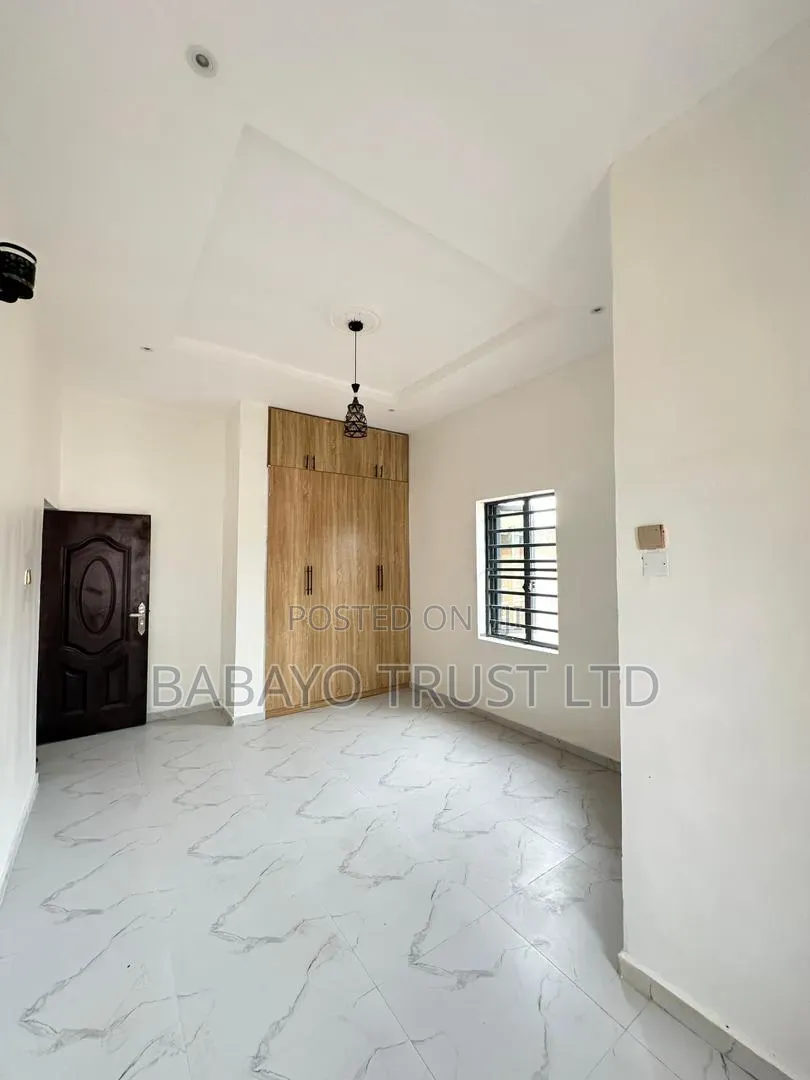 4bdrm Duplex in Akobo for sale in Akobo