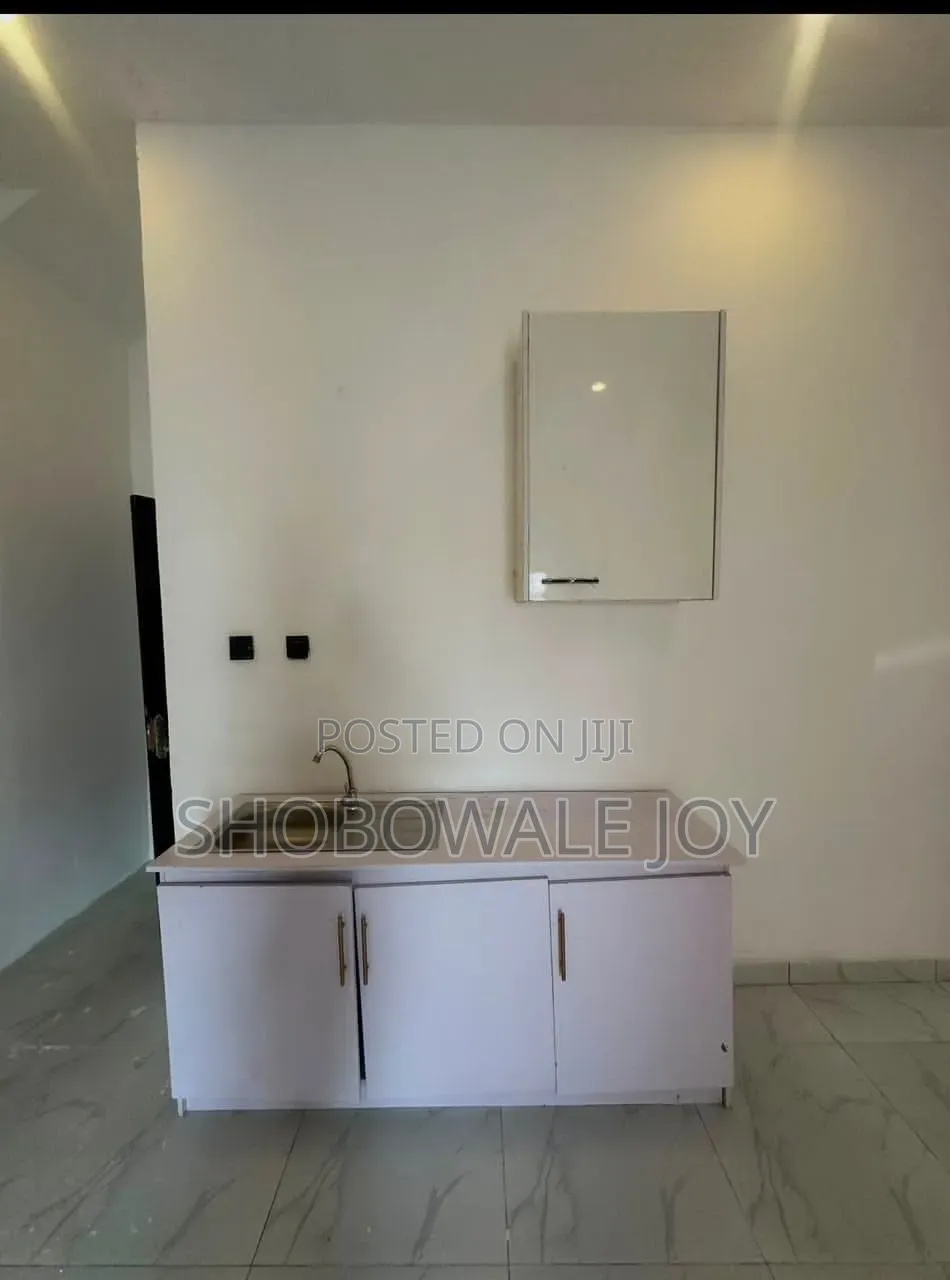 Studio Apartment in Jakande Lekki. for rent in Jakande