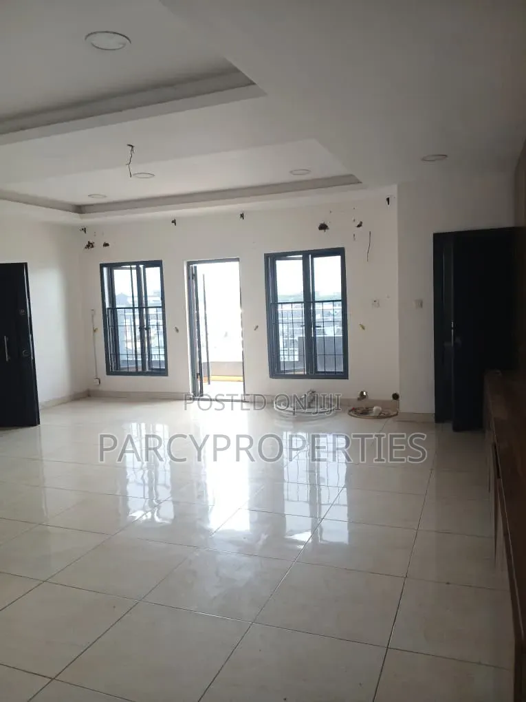 Furnished 3bdrm Apartment in Oral Estate, Lekki Phase 2 for rent in Lekki Phase 2