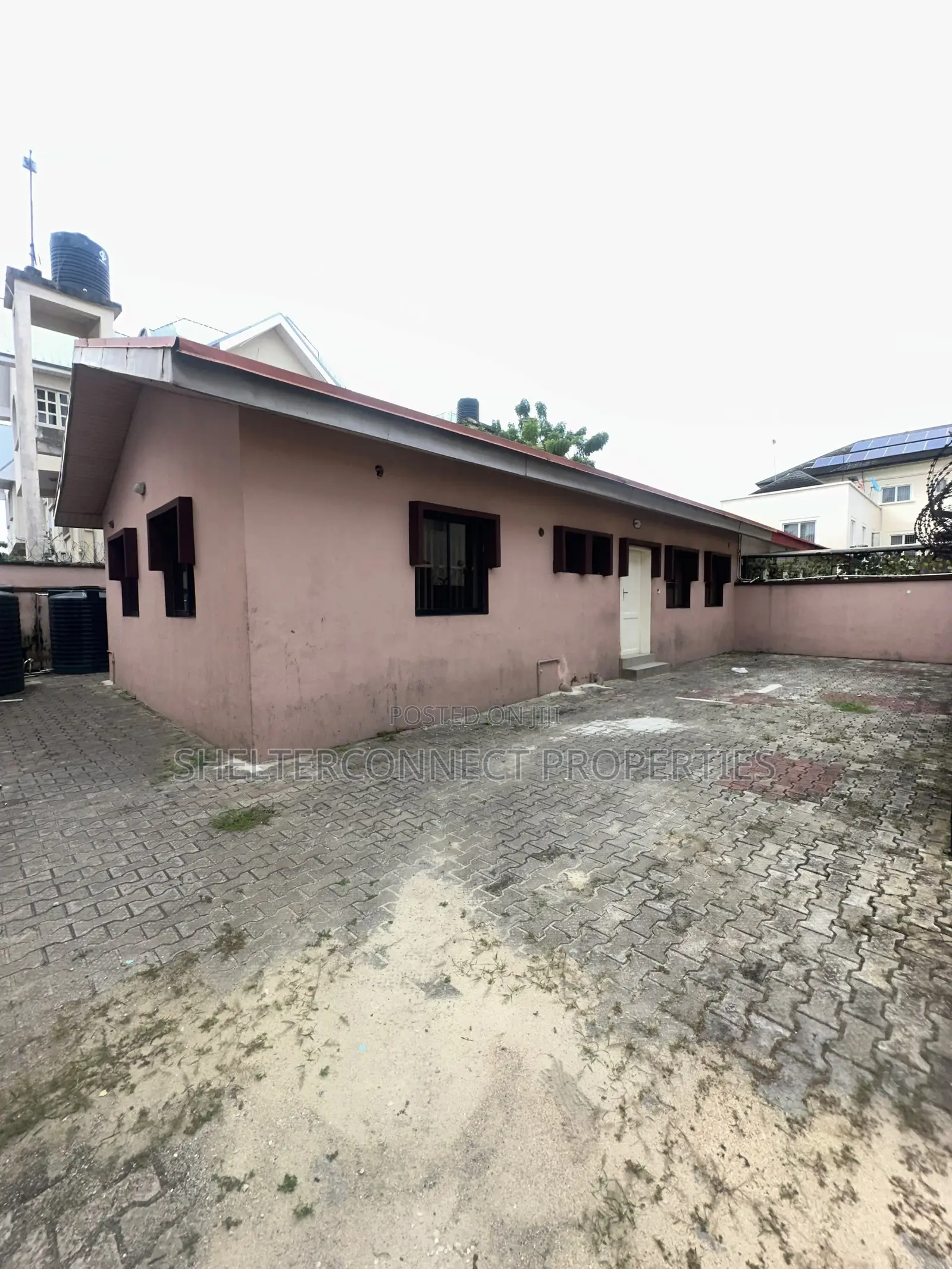 3bdrm Bungalow in Lekki Phase 1 for rent in Lekki Phase 1