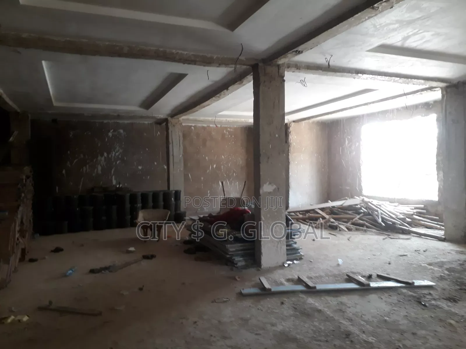 Open Space/Spa /Salons/Gyms/ Bar Etc in Wuse 2