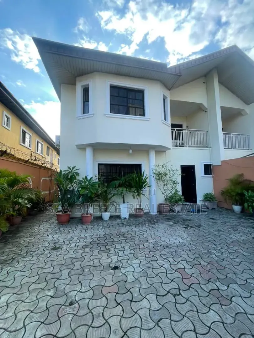 Furnished 4bdrm Duplex in Lekki Phase 1 for rent in Lekki