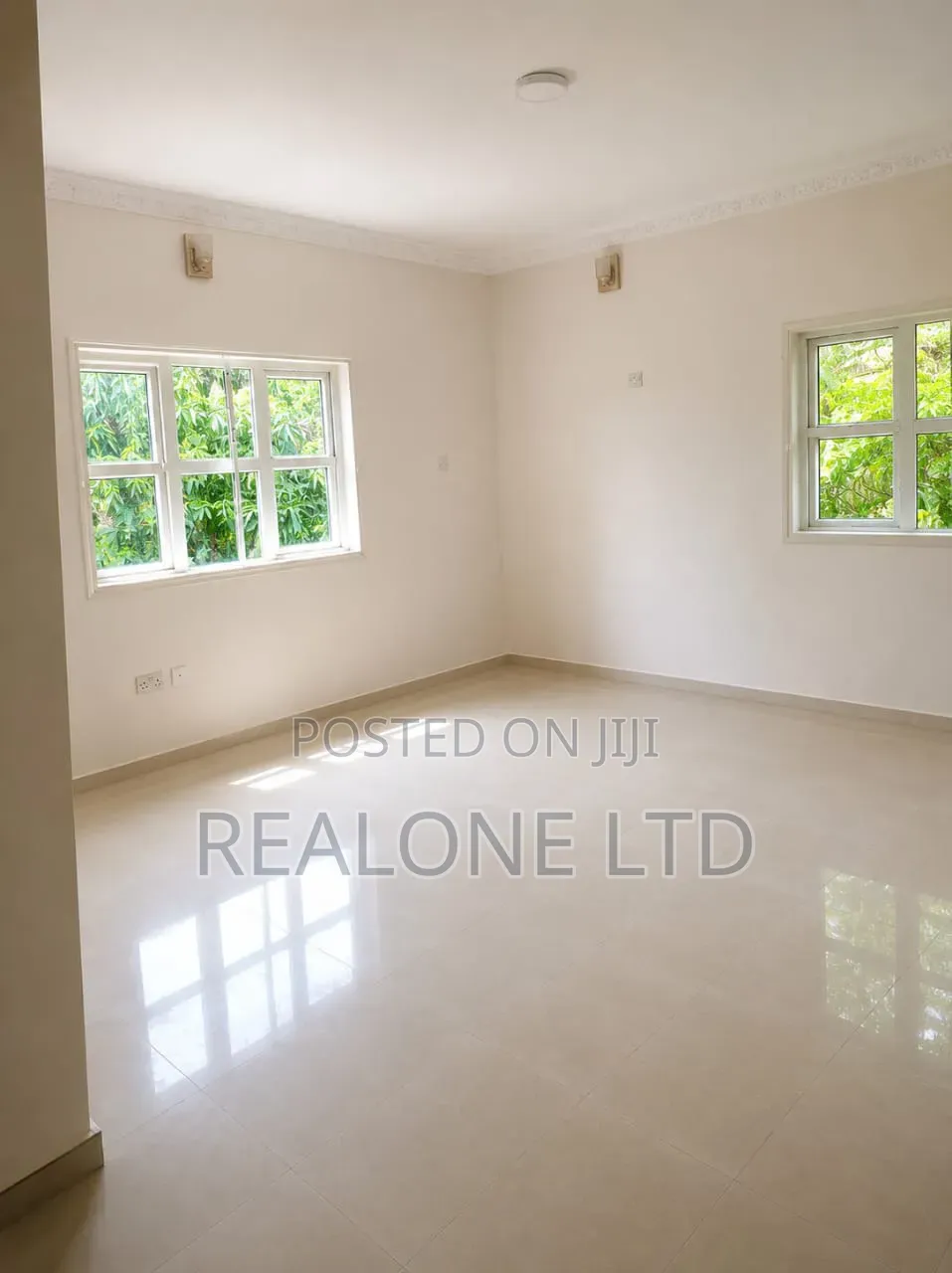 4bdrm Duplex in Ikota for sale in Ikota