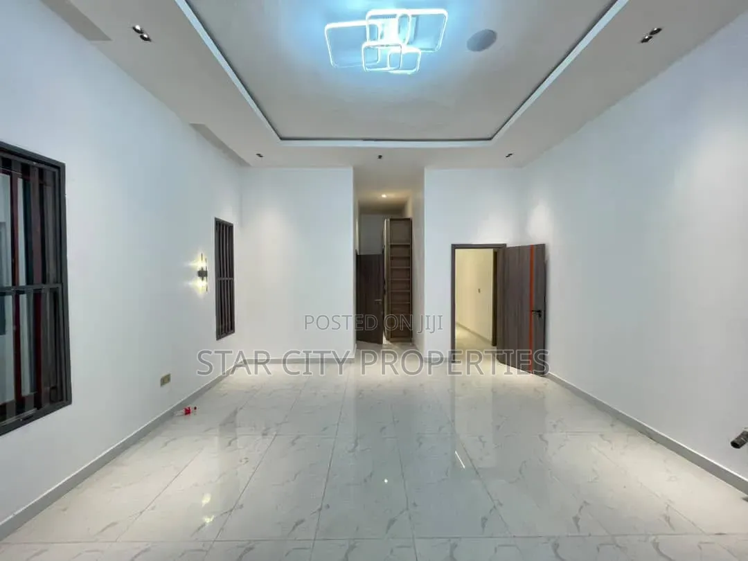 3bdrm Apartment in Ikeja Gra for rent in Ikeja GRA