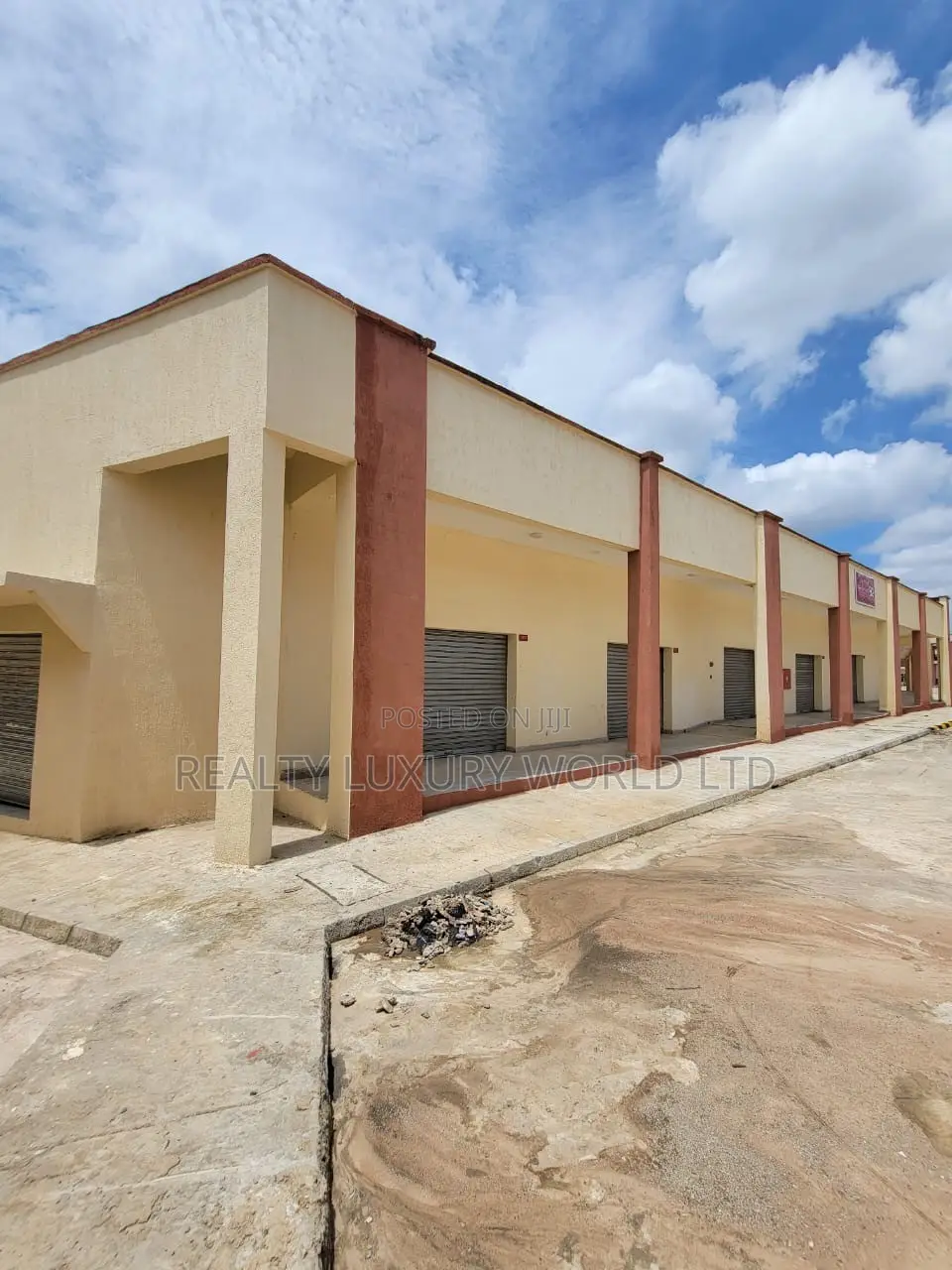 Furnished 1bdrm House in FHA for sale in FHA