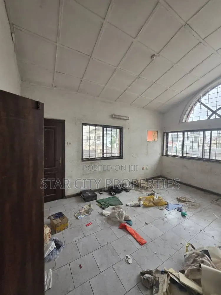 5bdrm Duplex in Omole Phase 2 for rent in Omole Phase 2