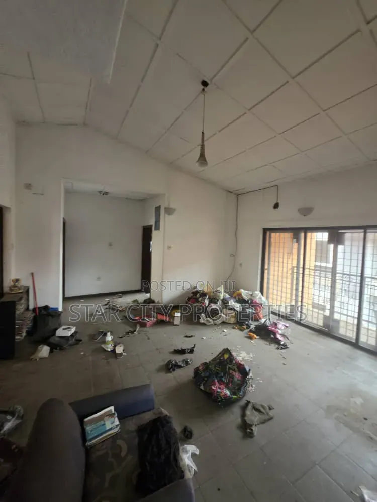 5bdrm Duplex in Omole Phase 2 for rent in Omole Phase 2
