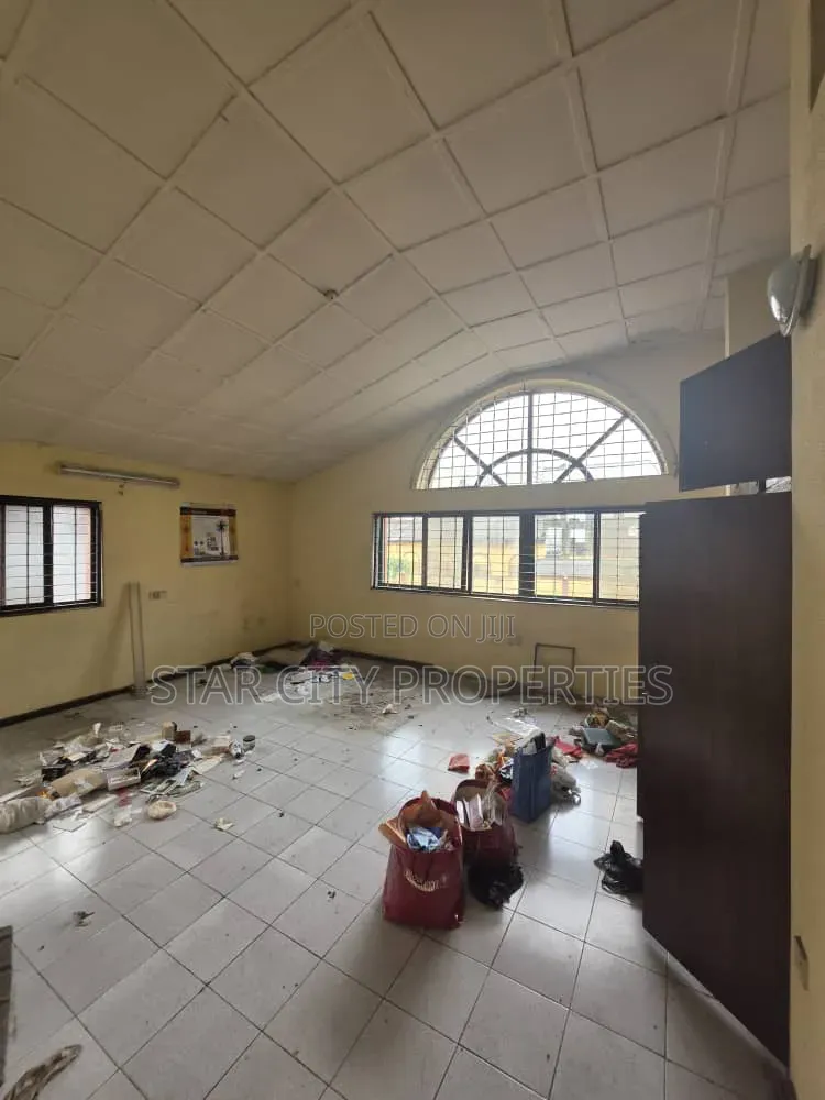5bdrm Duplex in Omole Phase 2 for rent in Omole Phase 2