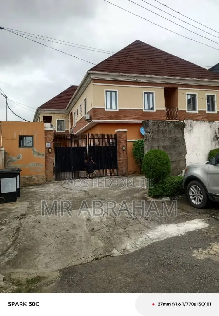 Furnished 3bdrm Block of Flats in Omole Phase 2 for sale in Omole Phase 2