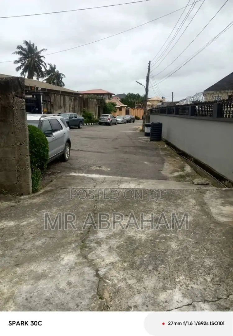 Furnished 3bdrm Block of Flats in Omole Phase 2 for sale in Omole Phase 2