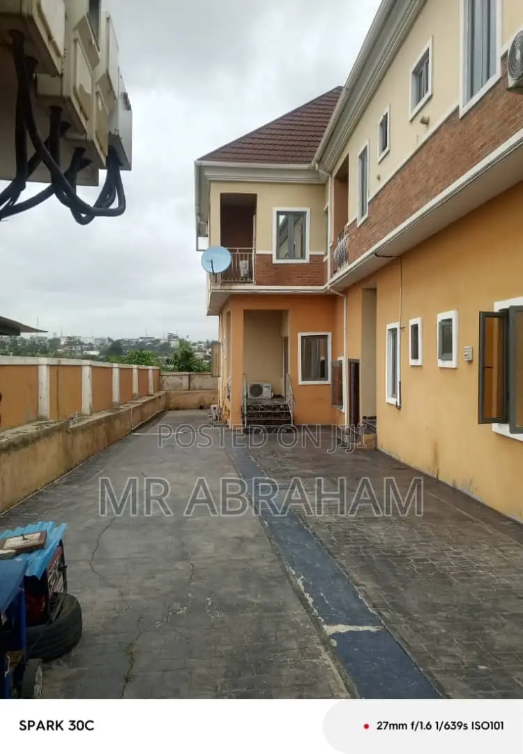 Furnished 3bdrm Block of Flats in Omole Phase 2 for sale in Omole Phase 2