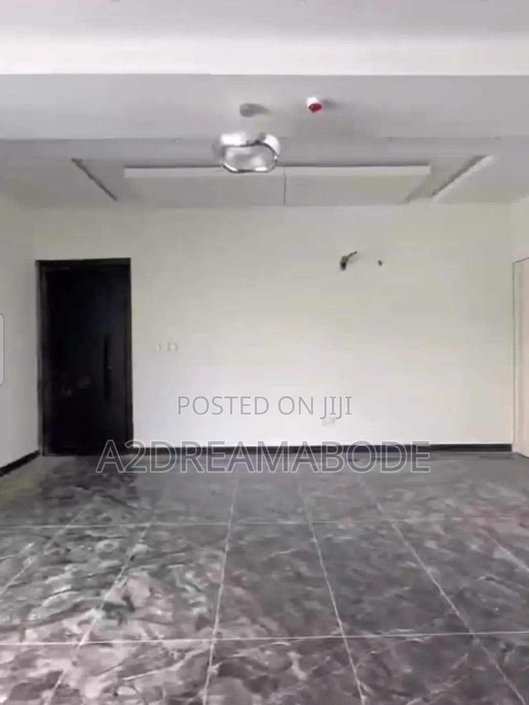 3bdrm Apartment in Yaba, Alagomeji for sale in Alagomeji