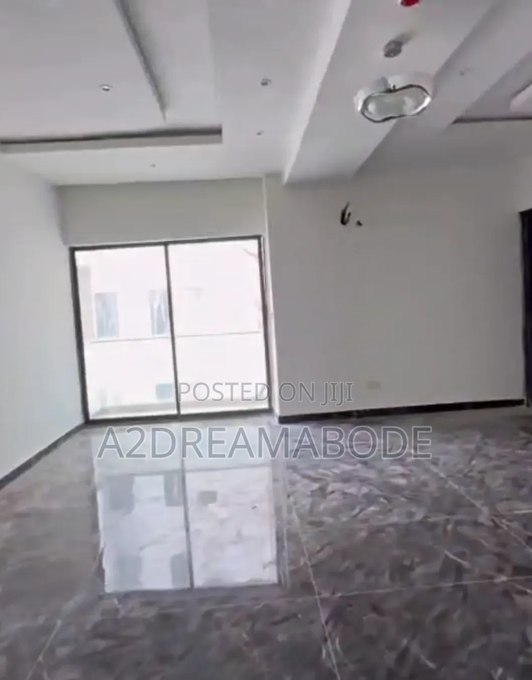 3bdrm Apartment in Yaba, Alagomeji for sale in Alagomeji