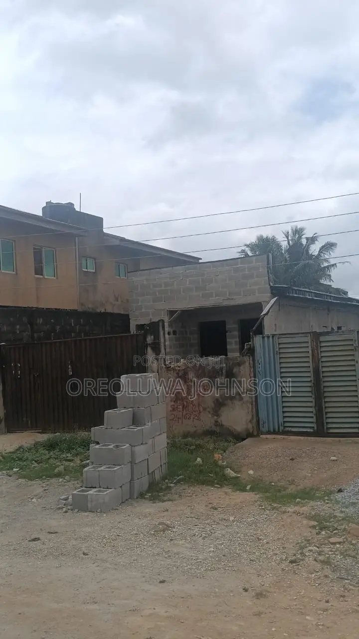 3bdrm Apartment in Igando / Ikotun/Igando for sale in Igando / Ikotun/Igando